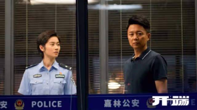 劉奕君靠《開端》爆火成男神,卻在舞台揩油小鮮肉,結局沒想到