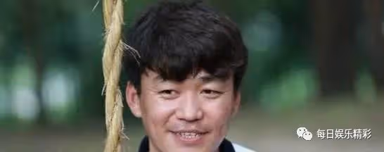因拍攝條件太苦演員跑了一半,找個群演當主演,沒想他竟成了影帝