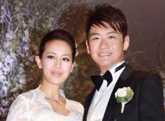 三年抱倆！38歲梁靖琪宣布二胎懷男孩，豪門夢碎後嫁小8歲高富帥