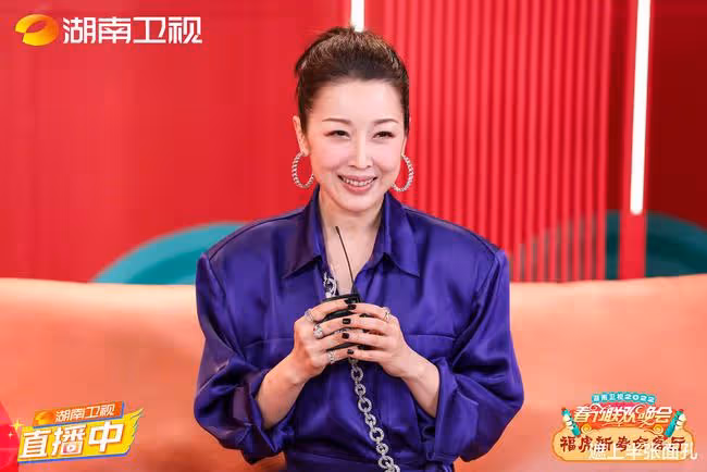 49歲歌手孫悅亮相湖南春晚,連唱五首歌狀態太好,卻被指假唱整容