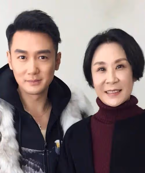《軍港之夜》原唱蘇小明後來沒消息了,她去哪裡了?