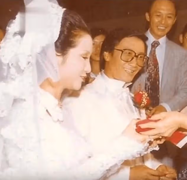 狄波拉:錯過賭王,甩掉富豪,嫁給謝賢,再婚21年如今怎樣了?