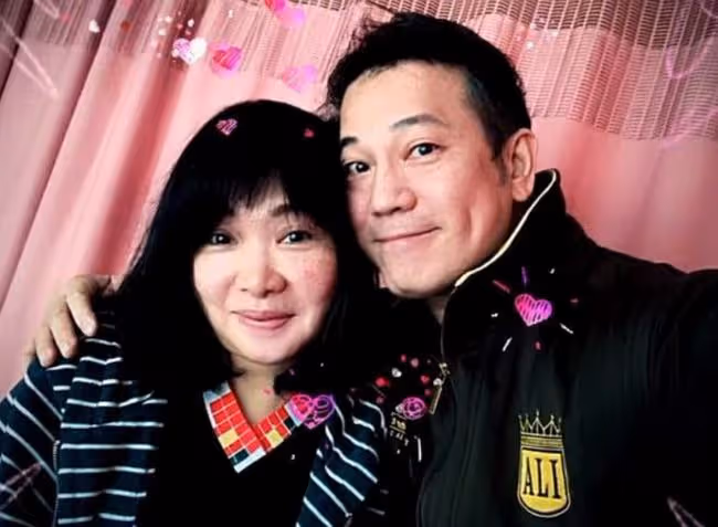 女星長腫瘤常不受控跌倒,手術風險高老公很擔心,所幸已平安出院