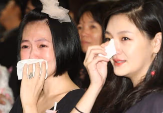 43歲男星腿冒淤青一度病危！幸好已康復，哥哥9年前因該病去世