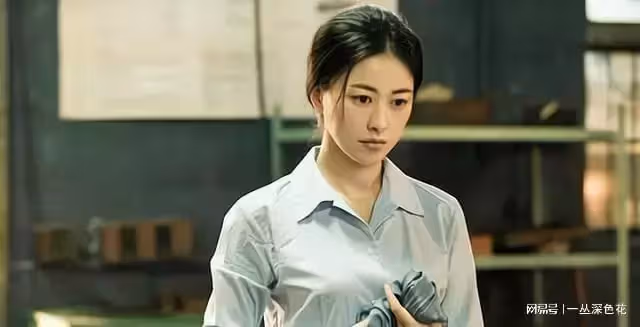 「嫂子離婚滾蛋,都是我的功勞」小姑子在家庭群剛發完消息,慌了