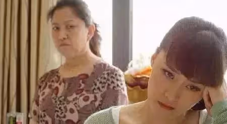 孕媽生下龍鳳胎,卻告訴婆婆是兩個女孩,婆婆氣憤離去
