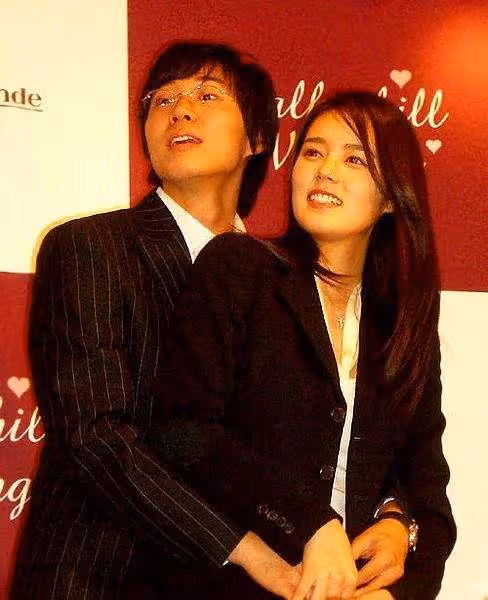 「清純女神」韓佳人:23歲嫁給富二代,結婚16年恩愛如初