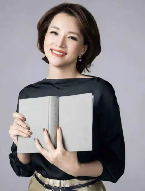 央視春晚40周年主持陣容曝光!28歲美女新人獲力捧,董卿5年缺席