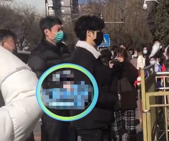 春晚第四次聯排現場亮點足,穎兒戴黃金,沙溢穿奢侈品牌上衣