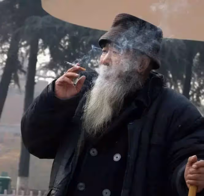 阿公被兒子趕出家,早餐店老闆好心收留,老人說出一秘方,店老闆樂開花,三個兒子後悔了
