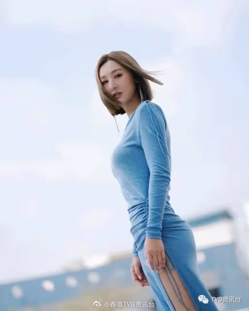 高海寧曬貼身超高衩裙!陳自瑤表現興奮反曬白眼