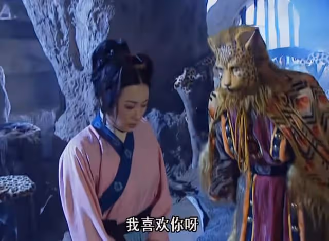 金錢豹本尊送祝福,頭髮花白氣質出眾,網友:難怪金錢豹眉清目秀