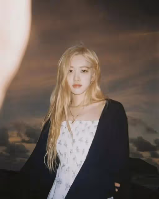 清冷又具有少年感的澳洲野玫瑰——朴彩英