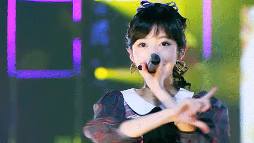 日本知名女愛豆參加綜藝被踩臉、踹頭，在最火的時候毅然退圈，出道13年零黑點！