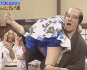 日本知名女愛豆參加綜藝被踩臉、踹頭，在最火的時候毅然退圈，出道13年零黑點！