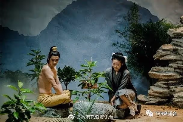 姚子羚孖陳山聰床上激吻!戴祖儀劇中裸背做替身