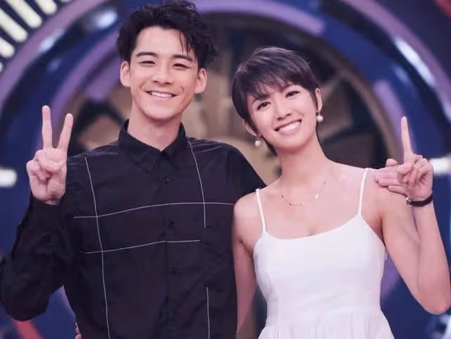 TVB上位小花農曆生日與圈中緋聞男友慶祝,網友:胡鴻鈞作何感想