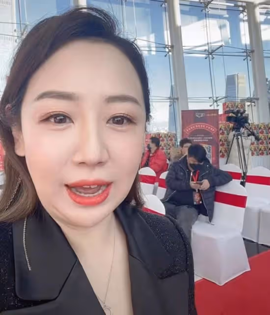 爺青回！40歲關凌罕同框楊立新，《我愛我家》父女時隔29年似凍齡
