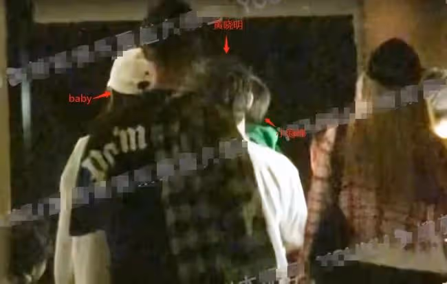 黃曉明baby最後同框畫面曝光!爸爸抱娃媽媽緊隨,一家三口好溫馨