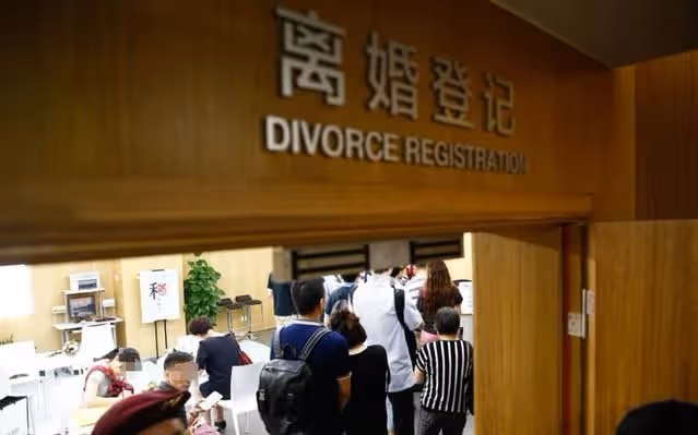 她說老公沒用,離婚三年後卻又想復婚,兒子生日時說句話她傻了