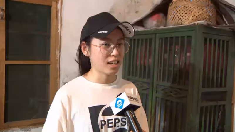 人間真情!女孩上大學「35位爸爸」特別請假組團送行 「無悔照顧她14年」背後故事網感動:女孩很幸福
