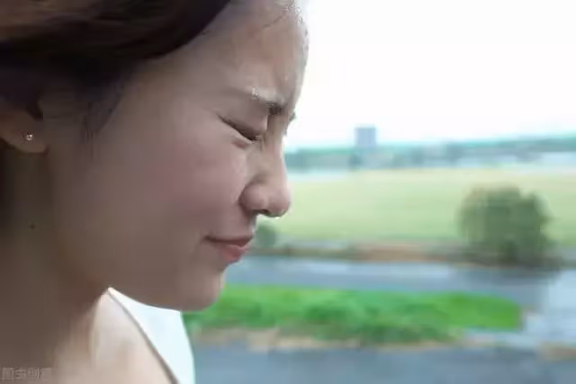 從小被叔叔們「欺負」的我,該怎麼面對毀我一生的惡魔爸爸?