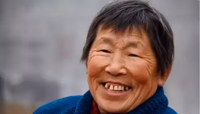 67歲老人:在兒子家當免費保姆孫女的話讓我驚呆,看來是我錯了