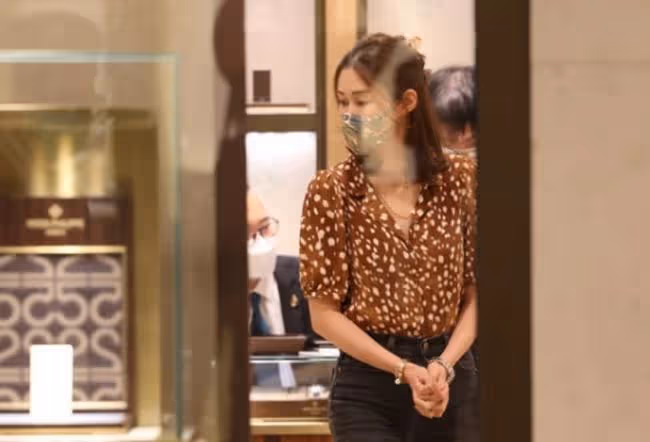 華姐冠軍岑麗香近況,婚前每天用50元很節儉,婚後住豪宅愛買名牌