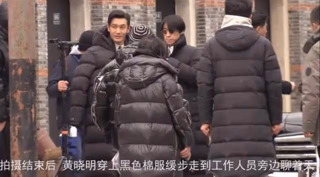黃曉明官宣離婚前狀態曝光!片場拍戲滿臉笑容,不戴婚戒早有預兆