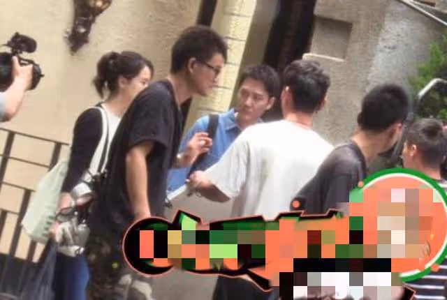 黃曉明官宣離婚前狀態曝光!片場拍戲滿臉笑容,不戴婚戒早有預兆