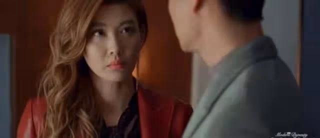 曝男搭檔私加吻戲!香港知名女星直認尷尬,對方澄清純粹為了劇情