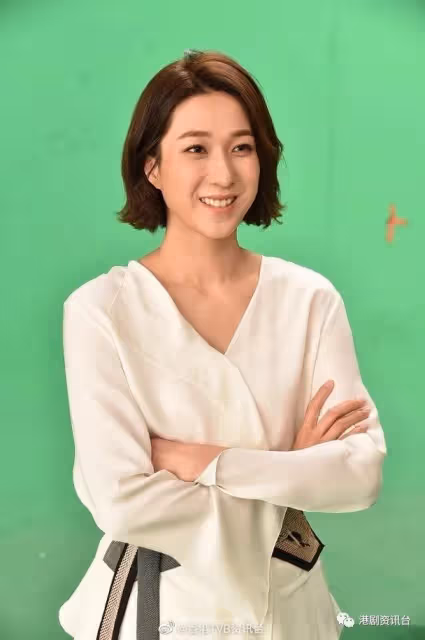 民選視後吸金力強!鍾嘉欣回溫哥華前有代言
