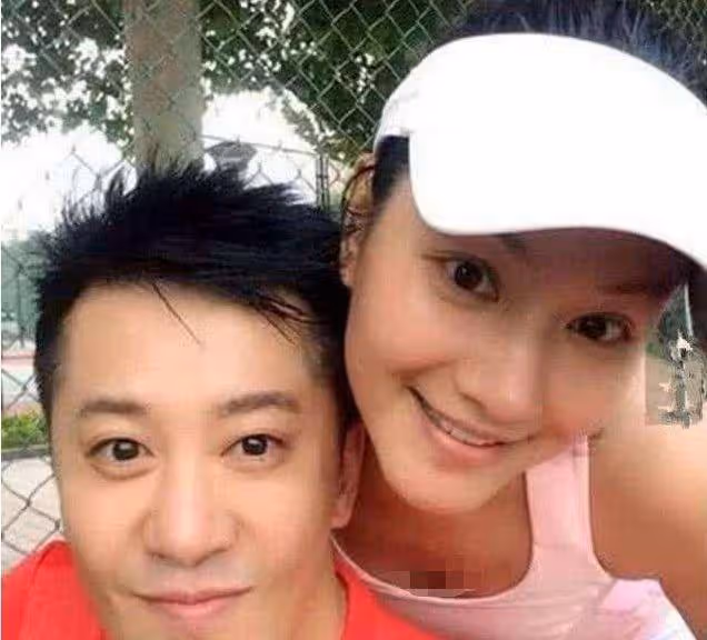 毛寧藏了多年妻子,居然是熟悉的她,怪不得不選楊鈺瑩