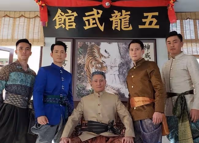 TVB男星自曝0底薪，沒戲拍靠積蓄度日！卻為了盡孝放棄回內地發展