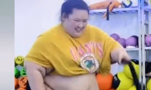 勵志!網紅王昭君吃減肥藥胖到500多斤,如今狂瘦330斤逆襲成美女