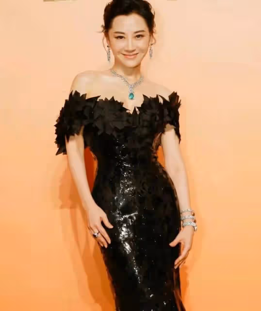 年過40女星今昔顏值對比:蔣勤勤越老越凶,更多的是越來越溫柔