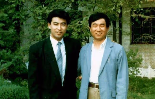 前央視主播張宏民拍視頻帶貨,減肥成功精神足,未婚未育生活逍遙