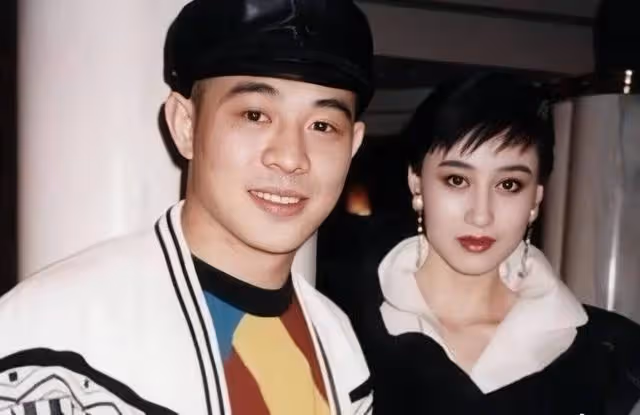 著名女星痛批李連杰是渣男,前妻在國外生活憋屈,沒錢買機票回國