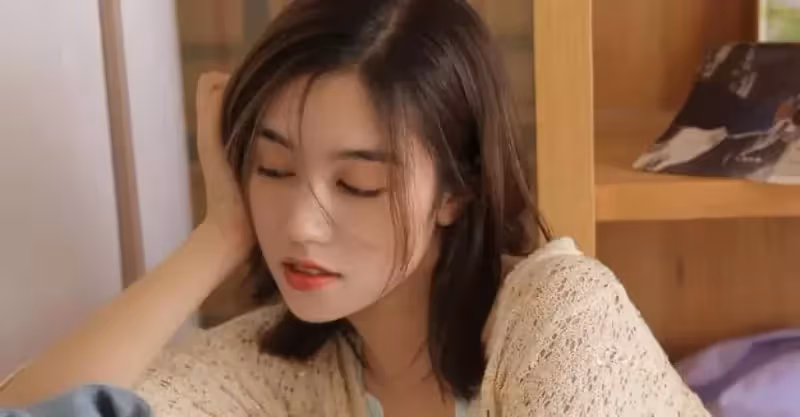 結婚的第一天，婆婆第一個把我叫醒，並且輕輕說：讓你老公多睡會