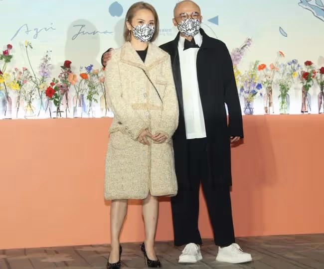 知名女星參加吳宗憲女兒婚禮,衣服拉鏈突然爆開,急忙躲廁所補救