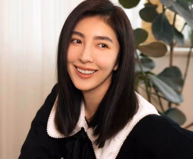 44歲知名女星楊謹華眼睛血管破裂,2周未痊癒!嫁富商3年仍沒生娃