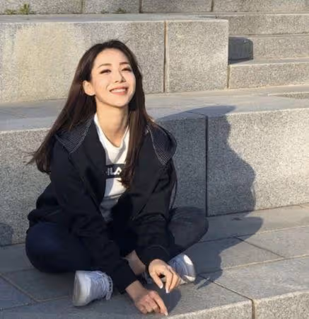南韓甜姐兒形象裝的！酒駕撞路樹 酒測哭又笑、髒話飆警：當然痛