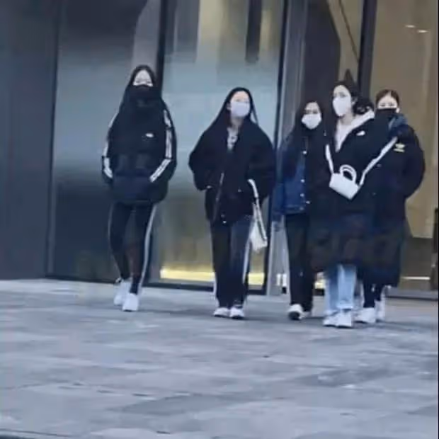 YG新女團即將出道？前後輩戰爭一觸即發；HYBE新女團撞YG？