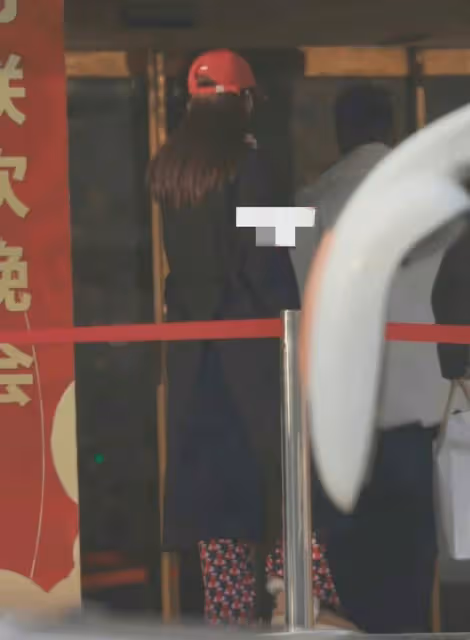 央視春晚第五次聯排,沈騰身形消瘦顏值回春,張小斐大衣配老年褲
