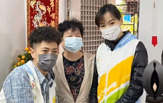43歲港姐內地過年!與兩娃分隔兩地,做義工為廣州獨居老人送年貨