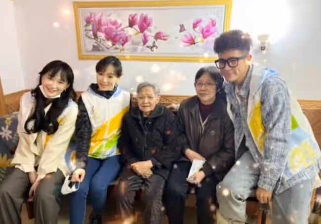 43歲港姐內地過年!與兩娃分隔兩地,做義工為廣州獨居老人送年貨