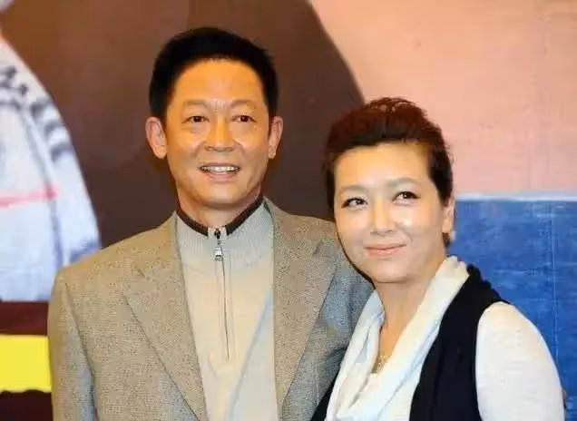 江珊火辣情史:離婚後和靳東同居5年,女兒一句話卻讓她選擇放手