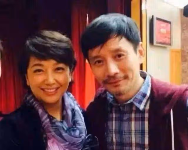 江珊火辣情史:離婚後和靳東同居5年,女兒一句話卻讓她選擇放手