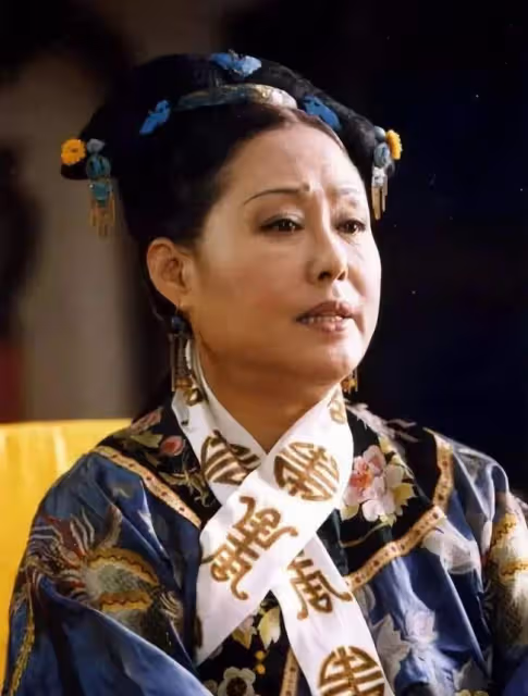 移民或嫁給洋丈夫的3位著名女演員,人生一言難盡