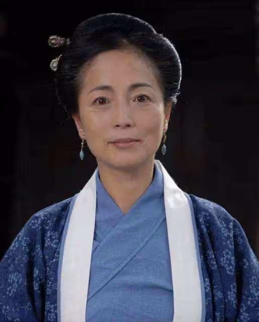 58歲苑瓊丹成商界強人,投資多個行業,與陳浩民開100家牛雜店
